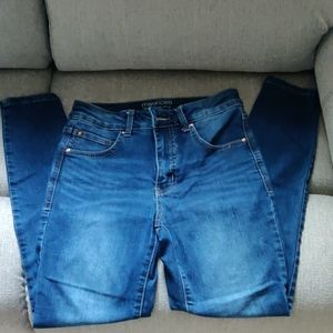 Like new! Maurices high rise stretch jean